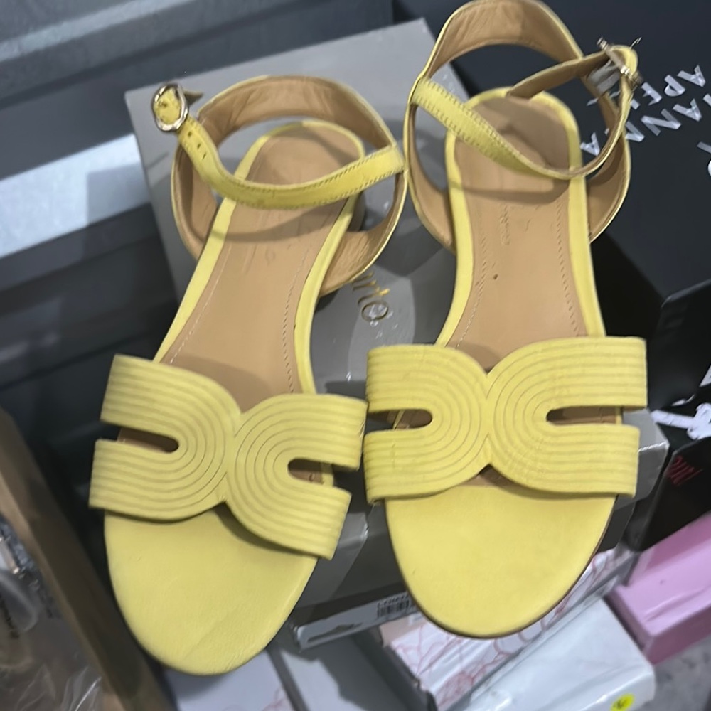 Signature Journee Collection Yellow Sandals